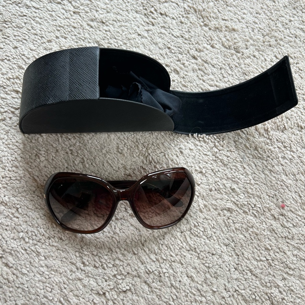 Women’s Prada Tortoiseshell Sunglasses SPR 14N With Case